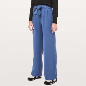 LULULEMON Noir Wide Leg Pants In Gatsby Blue Size 4